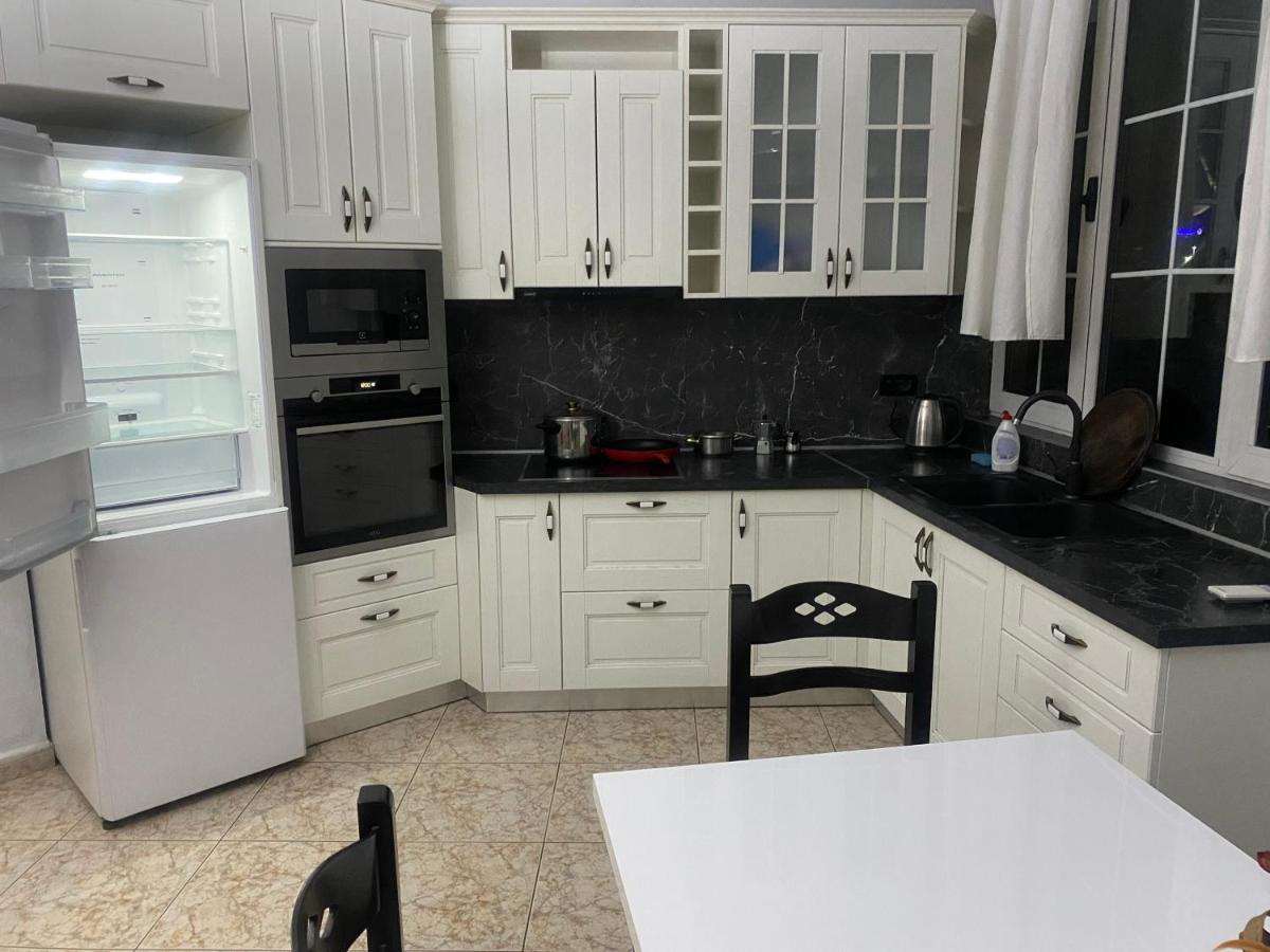 Tirana Apartment White Zewnętrze zdjęcie